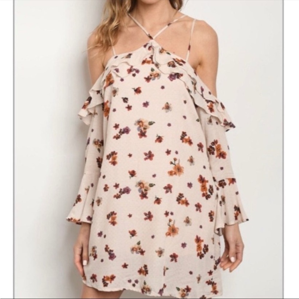 NWT En Creme Dress Short Cold Shoulder Floral Halter Ruffle Bell Sleeve Boho